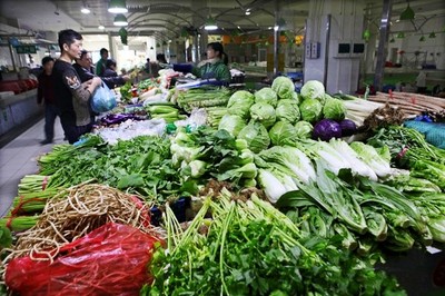 上周國內(nèi)食用農(nóng)產(chǎn)品價(jià)格環(huán)比上漲0.7%，市場運(yùn)行總體平穩(wěn)