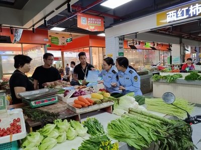 強(qiáng)化“宣傳+監(jiān)管”，筑牢食用農(nóng)產(chǎn)品質(zhì)量安全防線